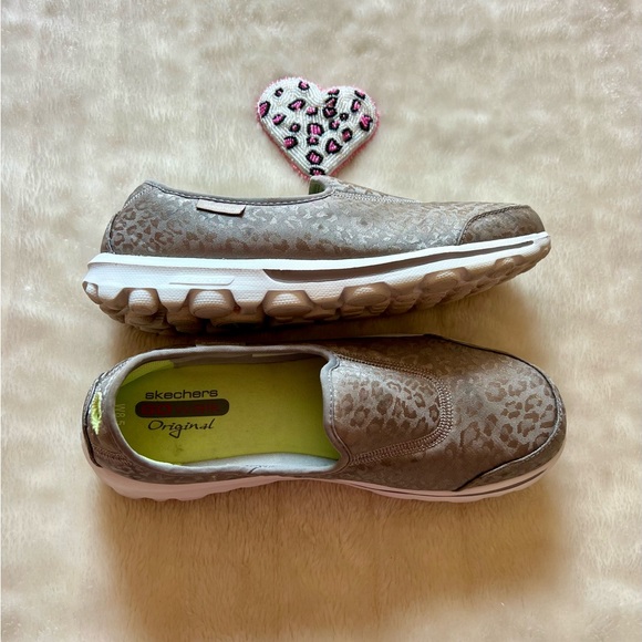Skechers GOwalk Safari Animal Print Walking Shoe - Picture 2 of 10